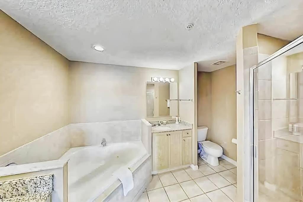 Entire Rental 3-Br Minutes From Disney X8 Hot Tub Apartment 2204 Orlando Bagian luar foto